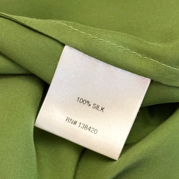 Women's 100% Silk Button Down Shirt, Green V Neck Small Office Blouse, Workwear - Picture 11 of 13